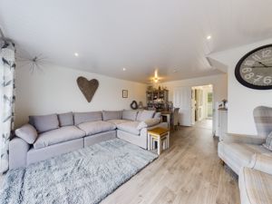 Living area- click for photo gallery